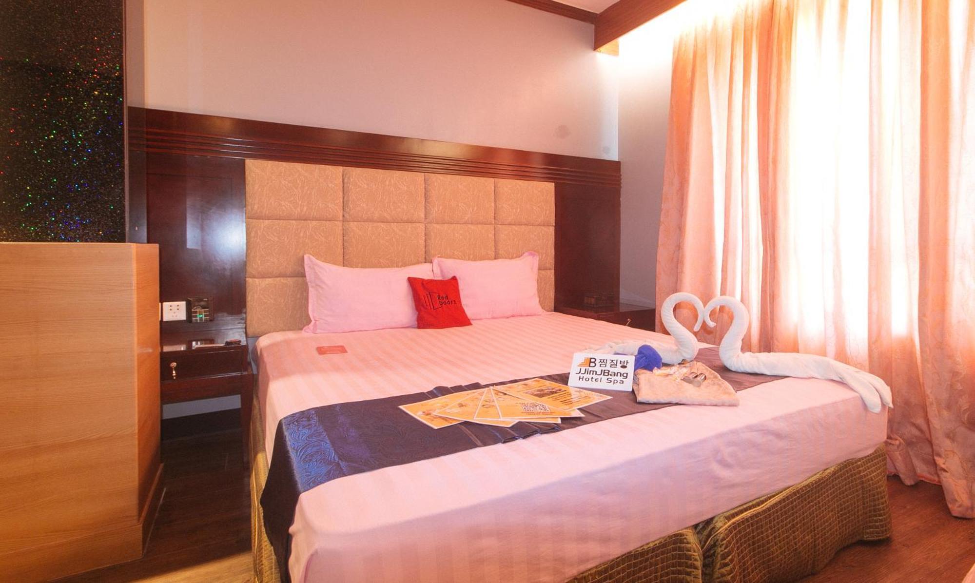 Reddoorz Premium At Jjimjbang Hotel Spa Manille Extérieur photo